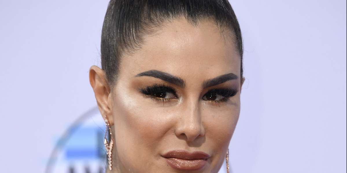 Tras la pelea con su ex pareja Giovanni Medina, Ninel Conde quiere ver a su hijo para Navidad pero un descubrimiento podría alejarlo de él para siempre.